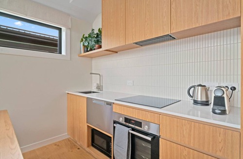 Jacks Point Condo | Luxury Stay Next To Iconic Remarkables Mountains