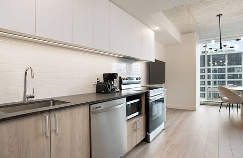 Quartier des Spectacles Apartment | Luxury Studio in Heart of MTL 804 | Metro access