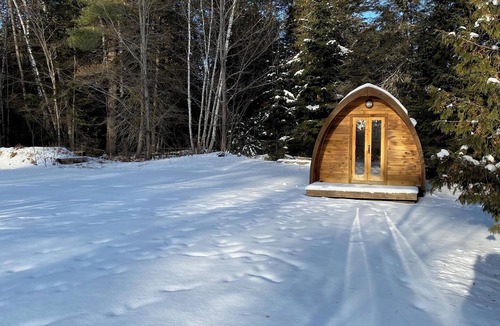 Brudenell House | Luxury Waterfront Retreat, 4-bedrooms + bunkie and private dock, AC and Wifi