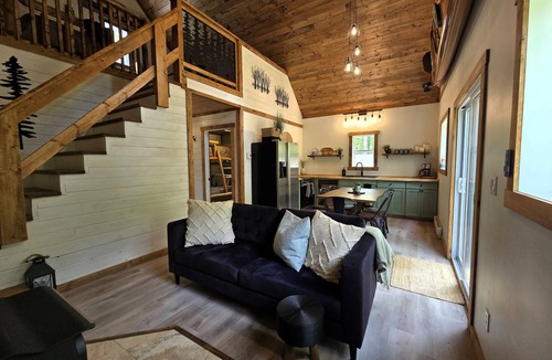 Algoma District House | "Ma Cabine" - Quiet Retreat along the River