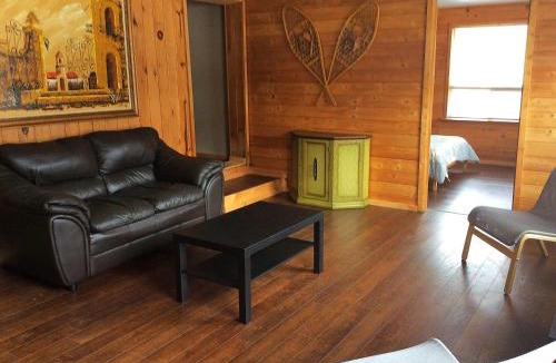 Madawaska House | Madawaska Lodge-Cottage