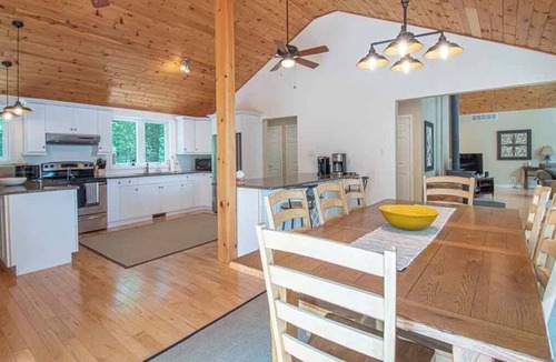 Magnetawan Cottage | Mag-nificent Cottage