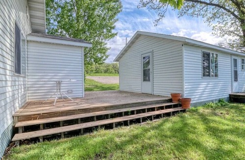 Detroit Lakes Cabin | Main Cabin and Bunk Cabin on Pelican Lake