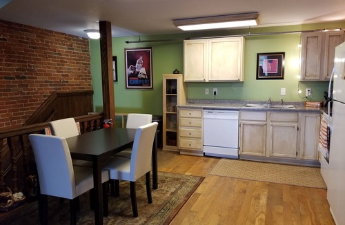 Stillwater Apartment | MainStreetLocation|GirlsNight|Families|Pets|FoodMusicShopArtExploreBikeFunPlay!