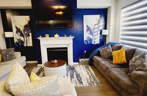 Thorold House | Majestic Elegance at The Falls-15 min to Niagara Falls