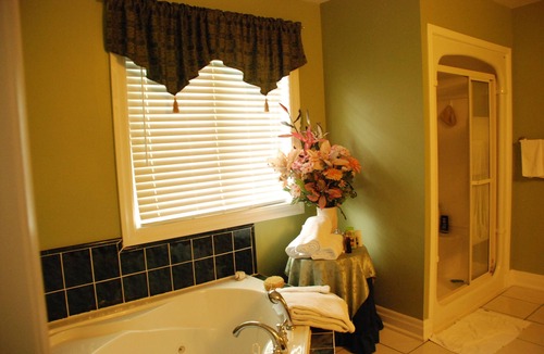 Crystal Beach Bed & Breakfast | Malak Bnb