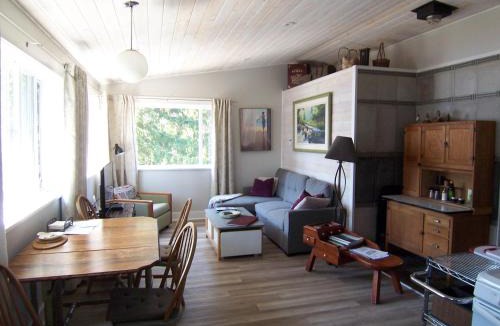 Powell River House | Malaspina Strait Cottage
