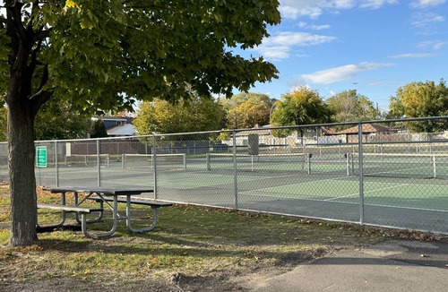 Richfield House | MALL OF AMERICA! FAMILY FRIENDLY PARK UNIT 2