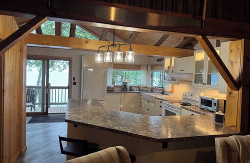 Manitoulin District Cottage | Manitoulin Island-Gorgeous Lakefront Cedar Cottage & Bunkie