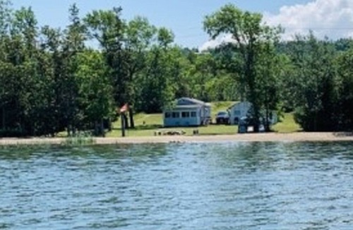 Manitoulin District Cottage | Manitoulin Island Lake Front Cottage with Beach for Rent
