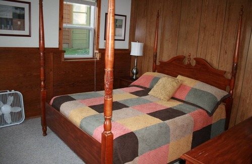 South Haven Cabin | Maple Hill Resort "Dally Cabin" - 1 Hour from Twin Cities
