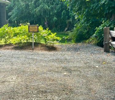 Honeymoon Bay Bed & Breakfast | Maple Woods B&B