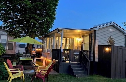 Sherkston House | MARINER Getaway cottage at Sherkston Resort Port Colborne
