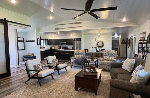 Perham Cottage | Marion Lake Lodge: With Wakesurf & Pontoon boats!