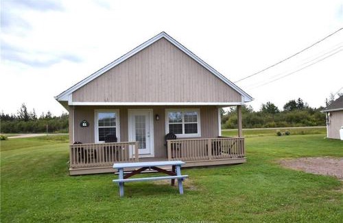 Cap-Pele Ski Chalet | Marshlight Cottage at Aboiteau Beach - Sandy Dunes