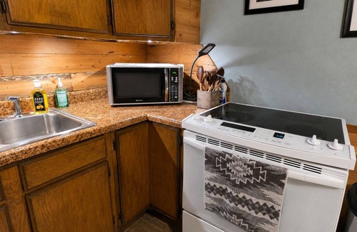 Quitman Apartment | Marvelous studio - Hidden Springs Hideaway - Quitman area