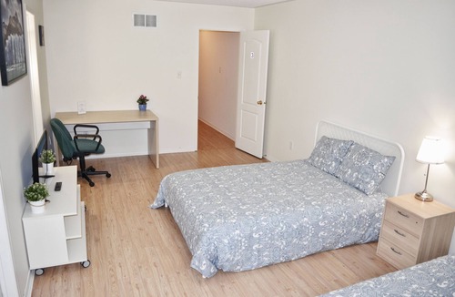 Village at York University House | Master bedroom at YorkU with parking. Walk to subway