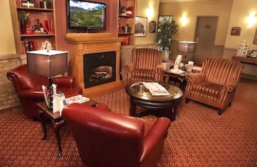 Morrisburg Hotel | McIntosh Country Inn & Conference Centre in Canada