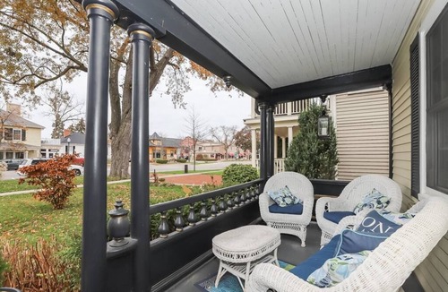 Old Town Historic District House | Meritage House - Excellent Location, King St. NOTL