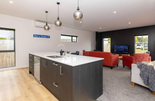 Methven House | Methven Ski Chalet - Modern Comfort, Mountain Charm