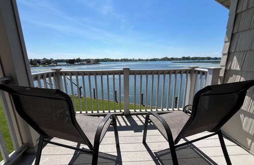 Pearl Beach Cottage | “MI” spacious, waterfront cottage in Algonac, MI