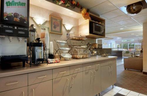 East Bloomington Hotel | Microtel Inn & Suites by Wyndham Bloomington MSP Airport