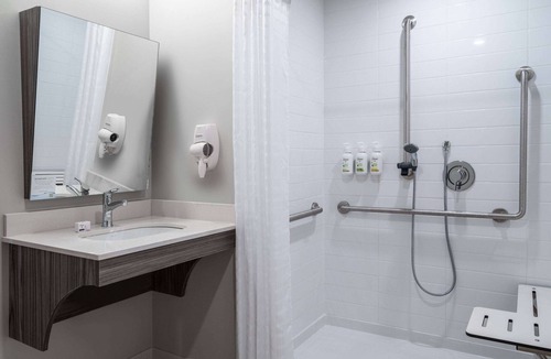 Kanata Lakes - Marchwood Lakeside - Morgan's Grant - Kanata Hotel | Microtel Inn & Suites by Wyndham Kanata Ottawa West