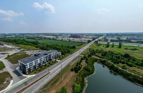Kanata Lakes - Marchwood Lakeside - Morgan's Grant - Kanata Hotel | Microtel Inn & Suites by Wyndham Kanata Ottawa West