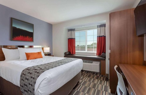 Niagara Falls Hotel | Microtel Inn & Suites by Wyndham Niagara Falls