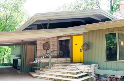 Plymouth House | Mid-Century Lakefront Haven Near Wayzata