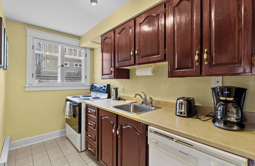 Waterford Valley Apartment | Midstream Loft 2BR Parking W&D