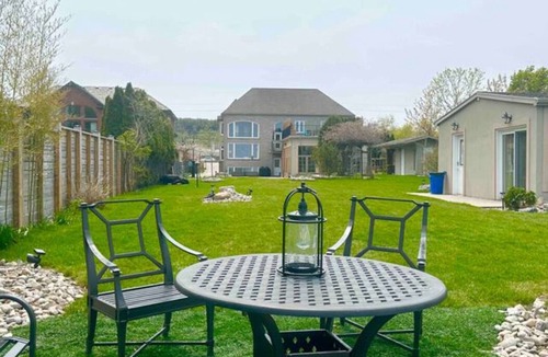 Grimsby House | Million Dollar Private Lakefront House - Lake Patio - B&B - 250/248