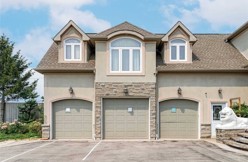 Grimsby House | Million Dollar Private Lakefront House - Lake Patio - B&B - 250/248