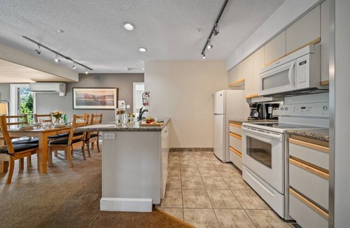 Blueberry Hill Apartment | Million dollar views.