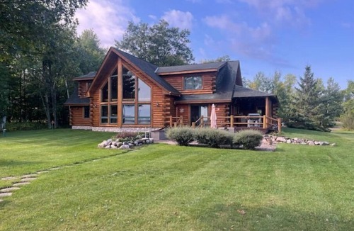 Aitkin House | MillMann's Lodge on Dam Lake SaunaPontoonSwim GAME ROOM