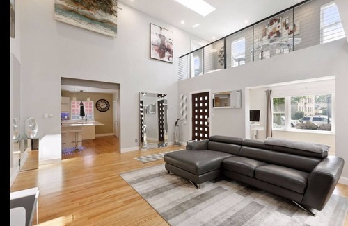 Southwest Minneapolis Apartment | Minneapolis Tangletown Lux Property Airbnb “super host” certified