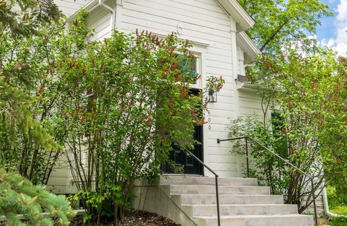 Howard Lake House | MINNeSTAY* Goin' to the Chapel | Historic | Romantic