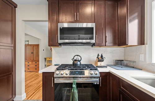 Burnsville House | MINNeSTAY* Keating Court |