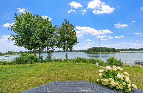 Lindstrom House | MINNeSTAY* Kichisaga Retreat Lake Home | Family