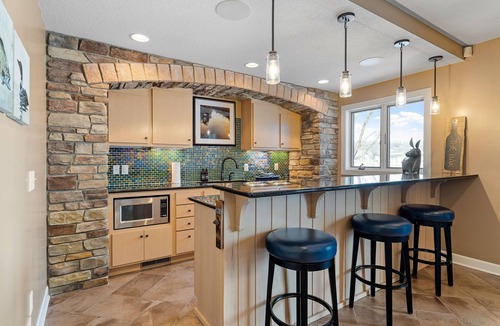Buffalo House | MINNeSTAY* Maple Lake Chalet