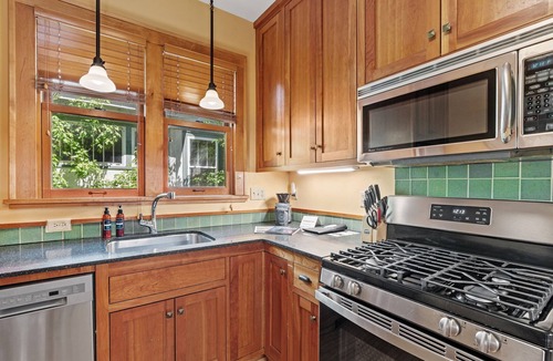 Kingfield House | MINNeSTAY* Pillsbury Hideaway