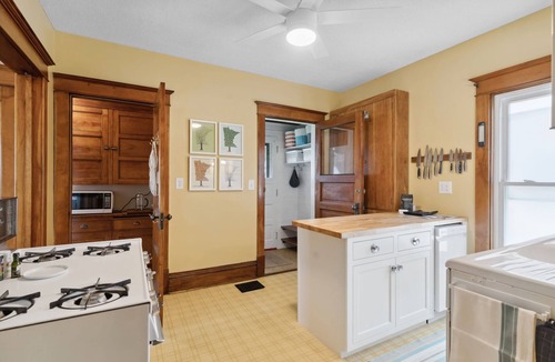 Kingfield House | MINNeSTAY* Retro Haus