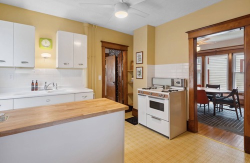 Kingfield House | MINNeSTAY* Retro Haus