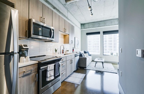Warehouse District Apartment | MINNeSTAY* Sable 206 | Alcove