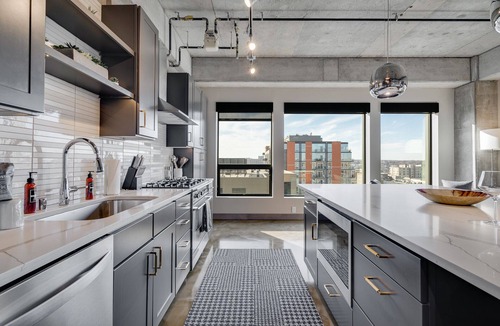 Warehouse District Apartment | MINNeSTAY* Sable 701 Loft
