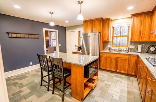 West Seventh House | MINNeSTAY* The Irvine | Xcel Center | Historic | Spacious