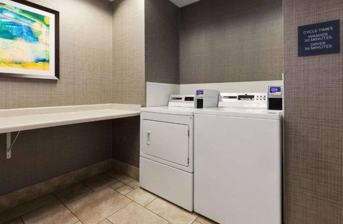 Maple Grove House | Minutes from I-494 in Maple Grove