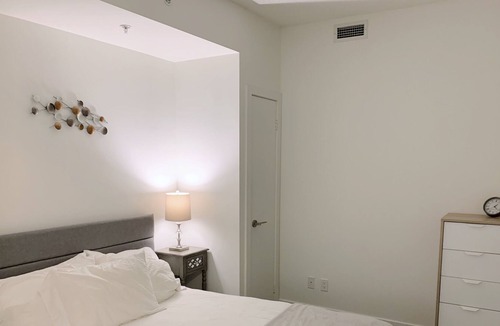 Financial District Condo | Minutes to Downtown Core, 1 Bed 1 Bath Condo Suite