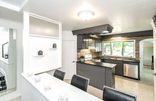 Wainfleet House | Minutes to the Beach - Lakeshore Meadows Retreat