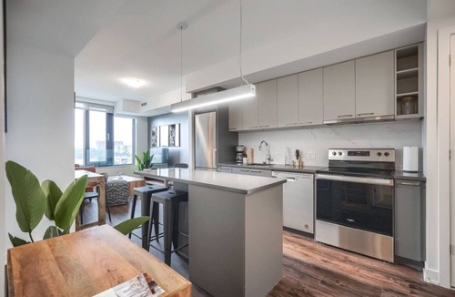 Mississauga Apartment | Mississauga - Brightstone 1B with Den